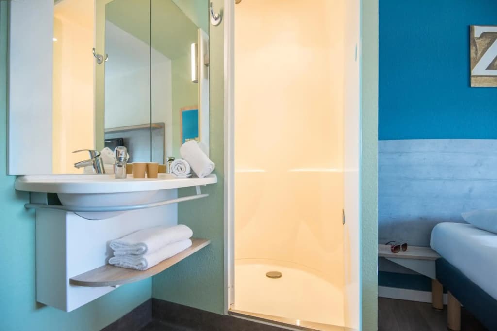 ibis budget Pertuis Portes du Luberon - Miniature 7