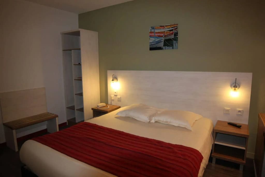 Brit Hotel Confort Saint-Lô - Miniature 7