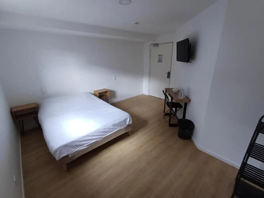 Crystal Hotel - Photo 4