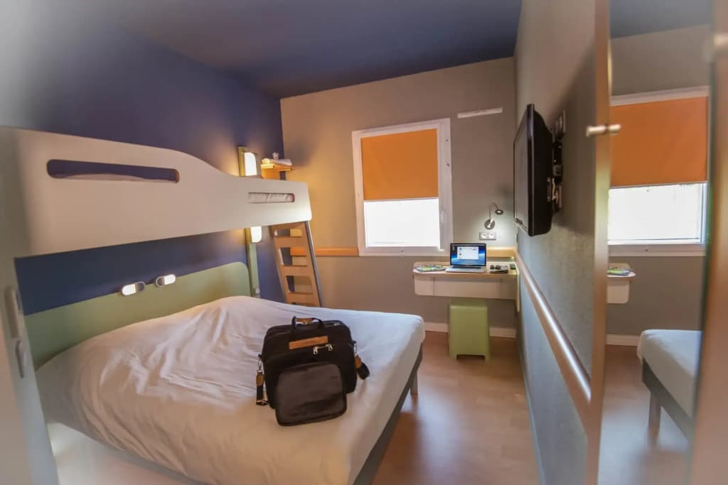 ibis budget Saint Martin de Crau Porte de Camargue - Miniature 6