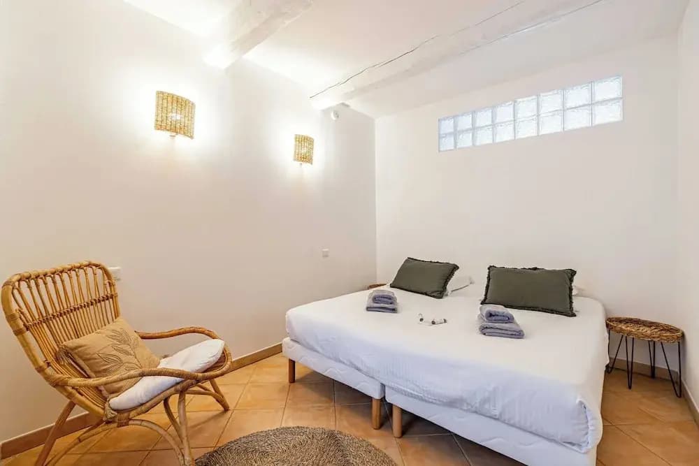 Charming Apartment in the Heart of Le Suquet - Photo 4