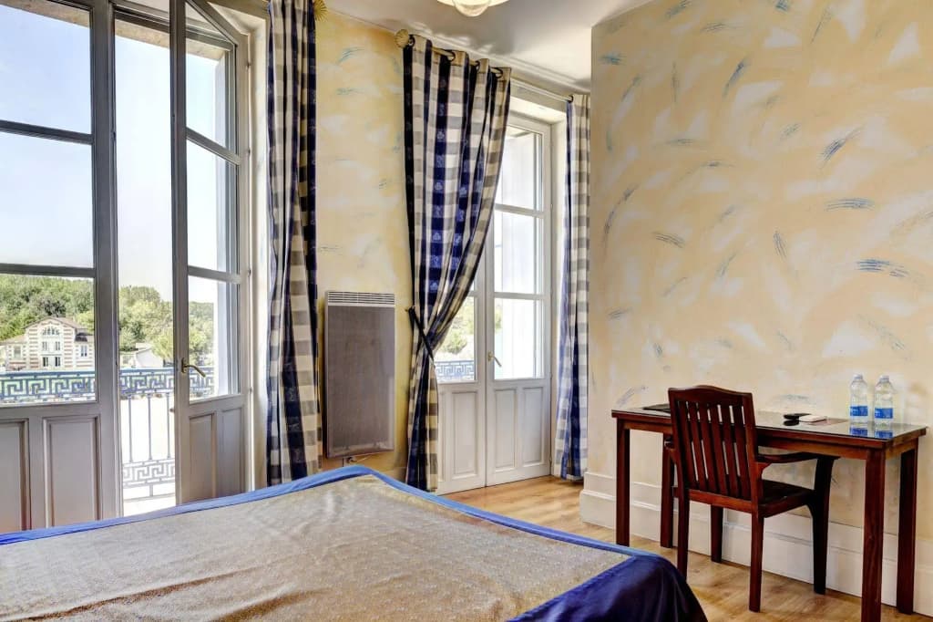 Hôtel de la tour à LIBOURNE - Photo 3