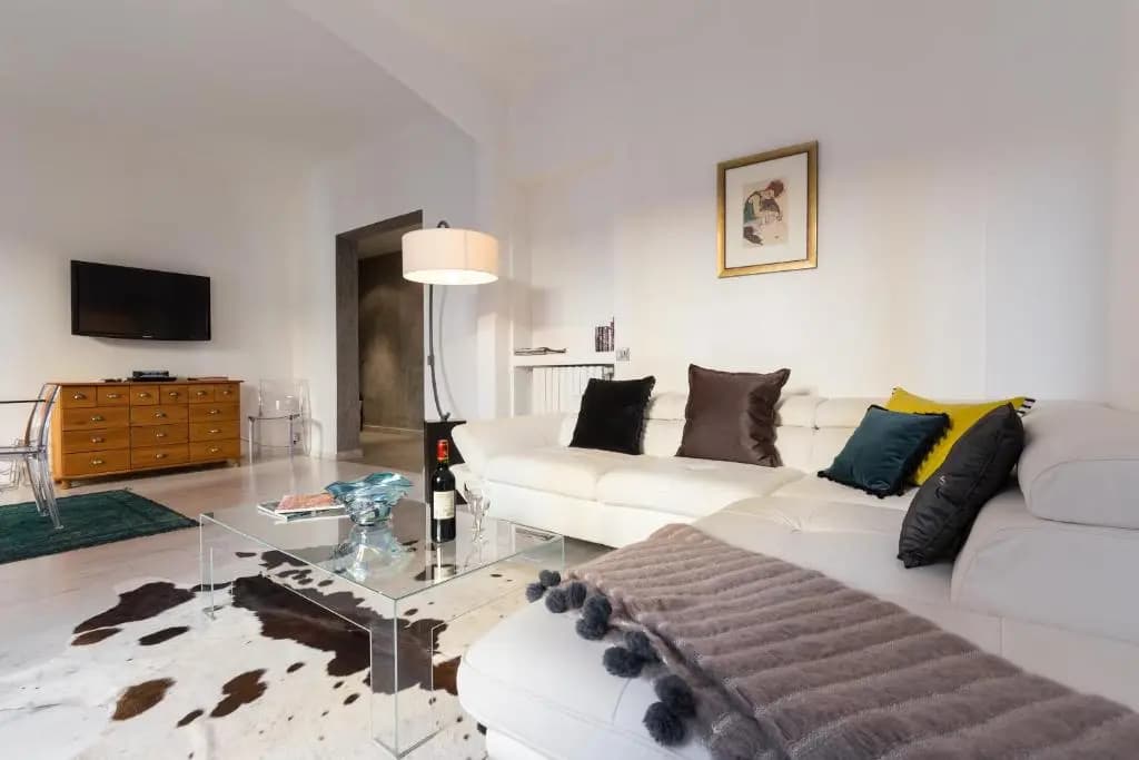 Centrally Located Modern 2 Bed Apartment in Cannes With Aircon and High Ceilings and Modern Design - 696 - Photo 3