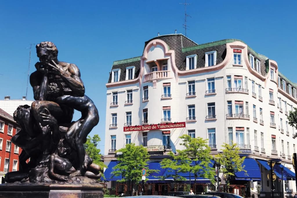 Le Grand Hôtel de Valenciennes - Photo 1