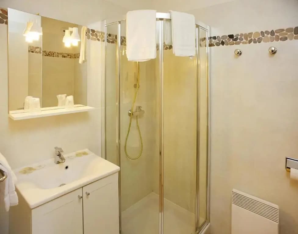 Apartment in Ile Rousse Near Bodri Beach - Miniature 6