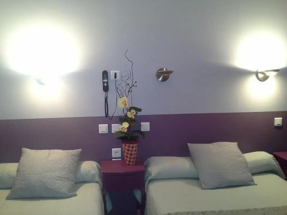 Htel Cosmos - Photo 2