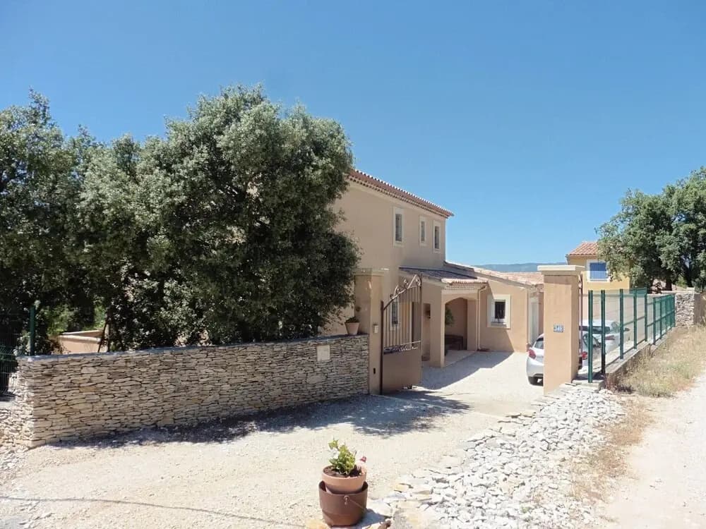 Pretty, Spacious Holiday Home With Private Pool - Photo 1