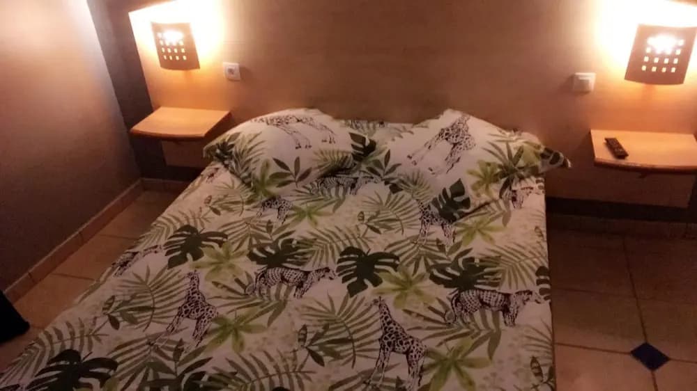 El Rio Hotel - Photo 3