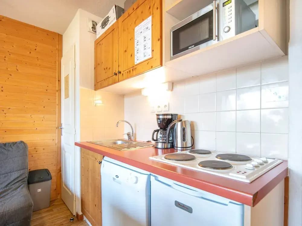Serene Alpine Stay for 6 Guests - Photo 5