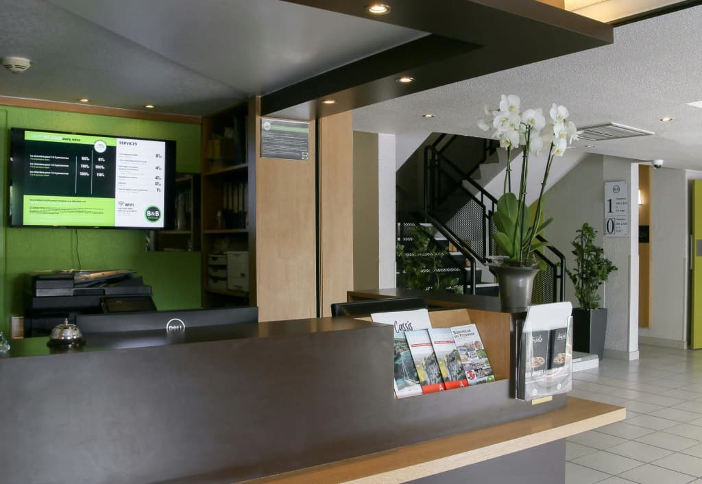 B&B HOTEL Aubagne Gémenos - Photo 2