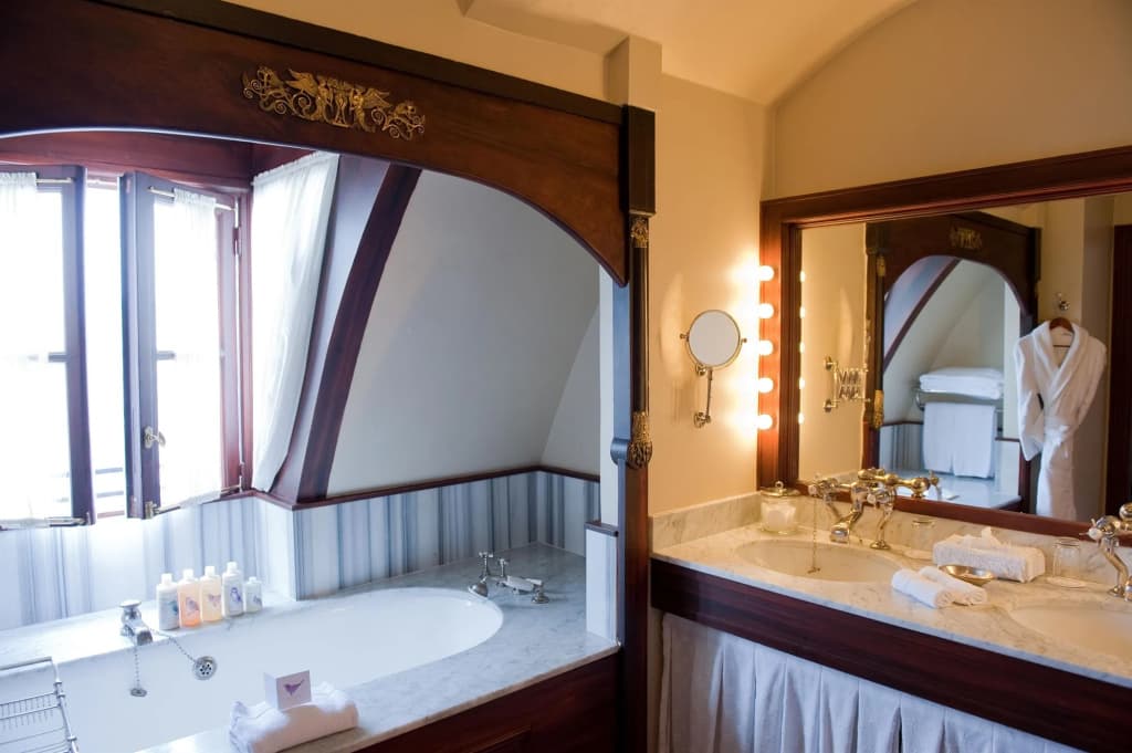 L'Hotel - Miniature 7