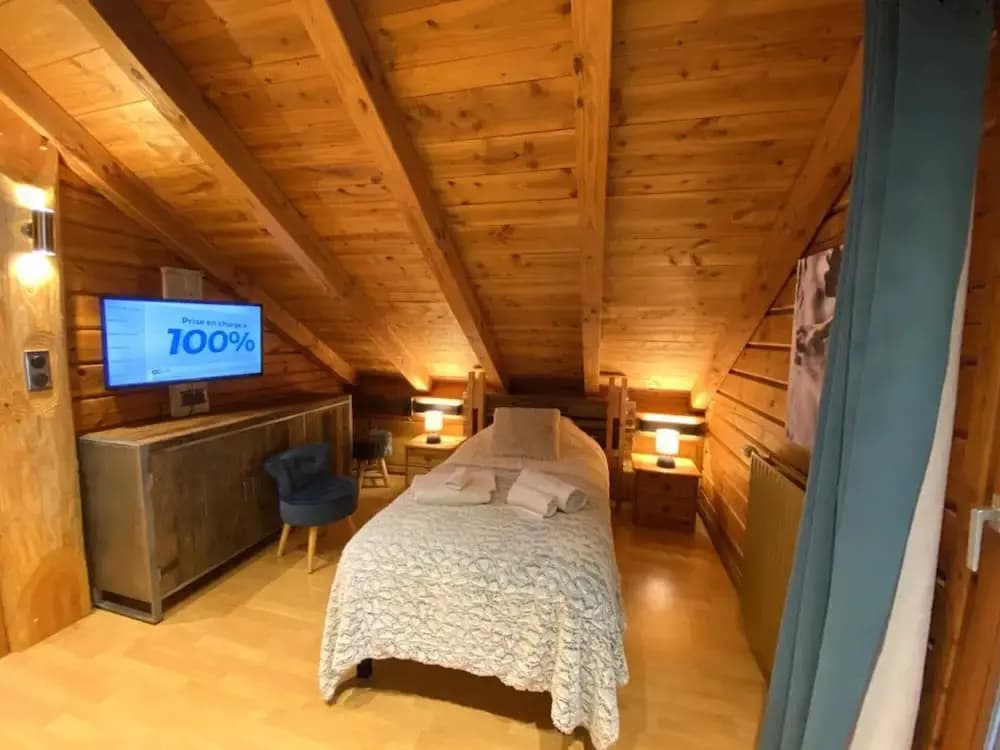 LE Renne Chalet en Bois au Calme Avec SPA Jacuzzi - Miniature 6