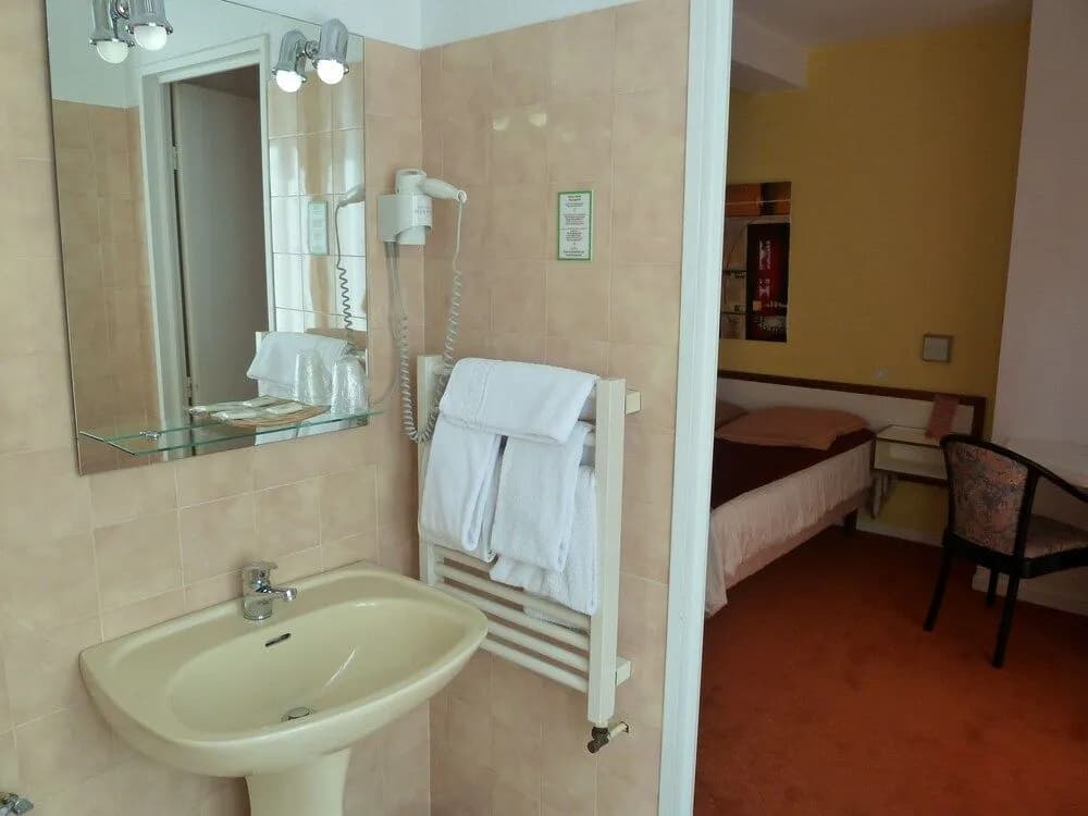 Hotel Spa les Lilas - Miniature 8