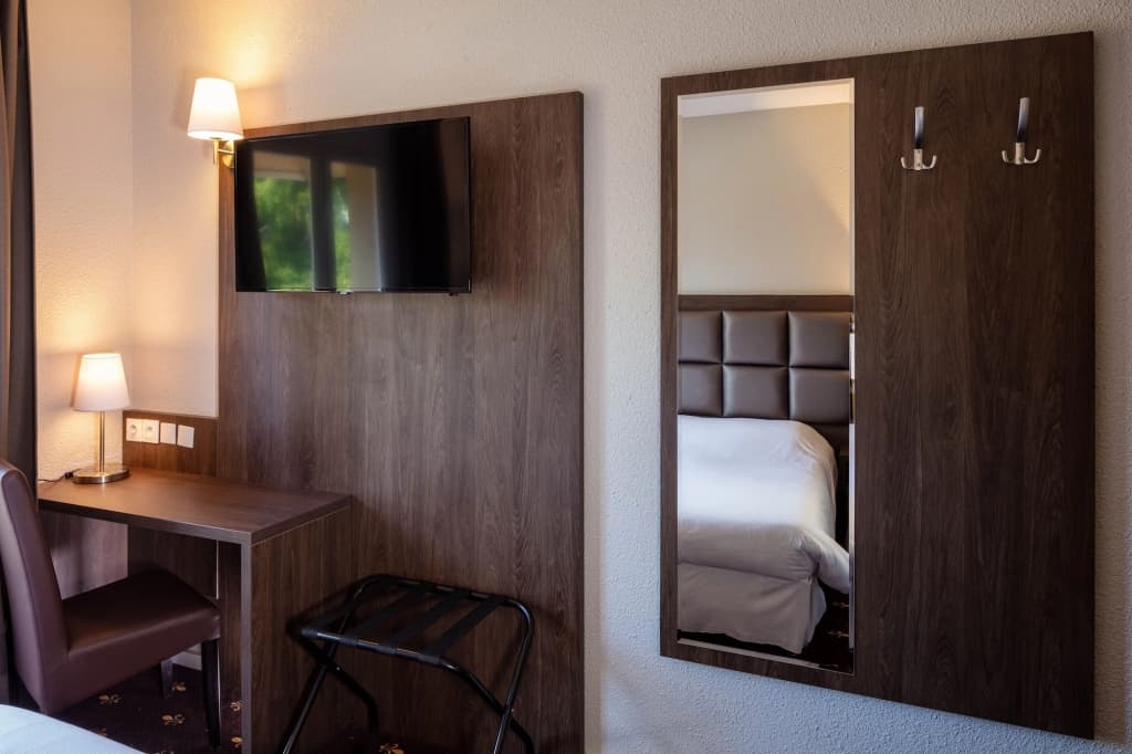 Logis Hotel Noemys Morgon - Photo 5
