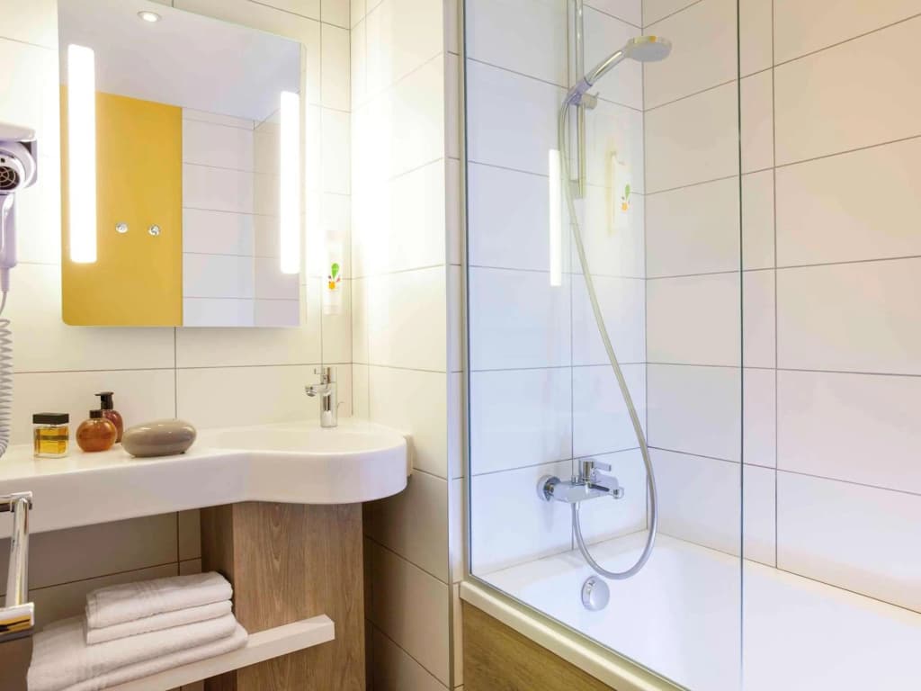 ibis Styles Chaumont Centre Gare - Miniature 8