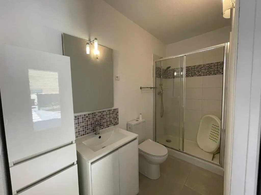 Un séjour de détente dans une villa de 44m2 proche centre - Photo 5