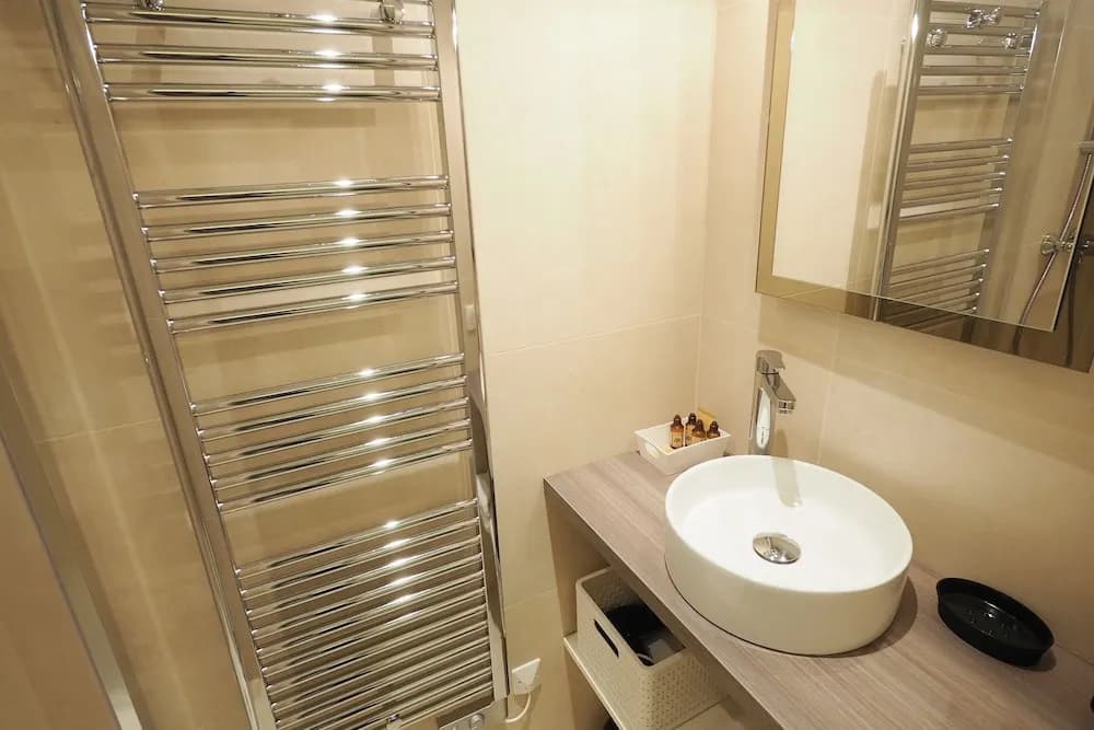 St Germain ChicSuites - Miniature 8