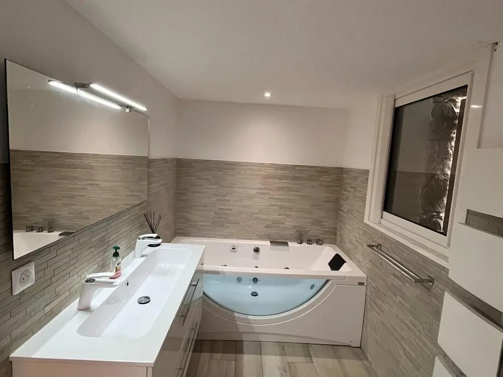 Charming Villa in Saint-tropez With Private Pool - Miniature 7