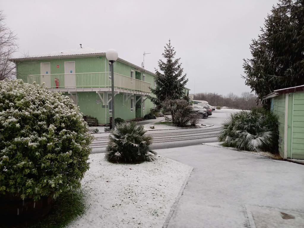 Kyriad Direct Saintes - Photo 1