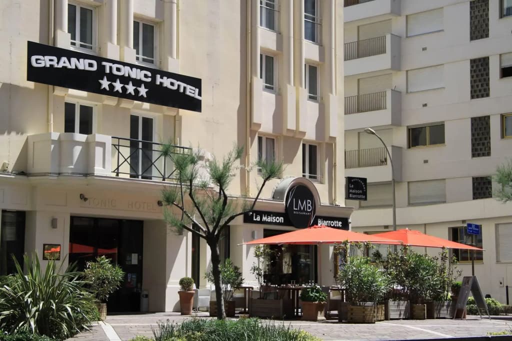 Grand Tonic Hotel & SPA NUXE - Photo 1