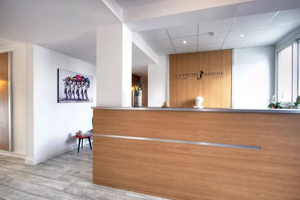Hotel La Petite Sirène - Photo 2