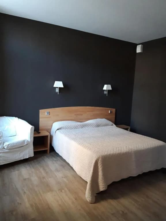 Hotel La Guimbarde - Photo 3