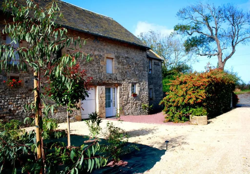 Maison 2 chambres avec espace extérieur privé et petit-déjeuner en supplément - fait-maison et produits locaux - Miniature 6