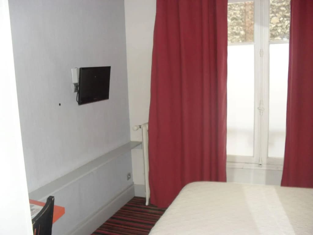 Hôtel Latino Reims Centre - Photo 1