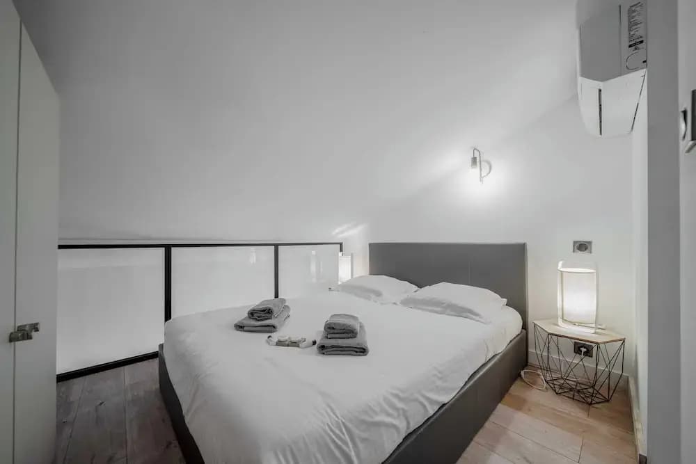 Charming Apartment 100m From the Old Port - Photo 2