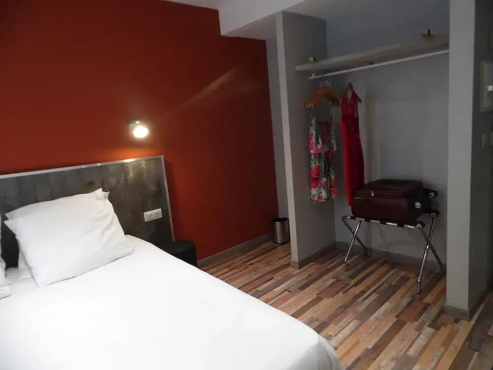 Logis Hotel Yseria - Historical Center - Photo 3