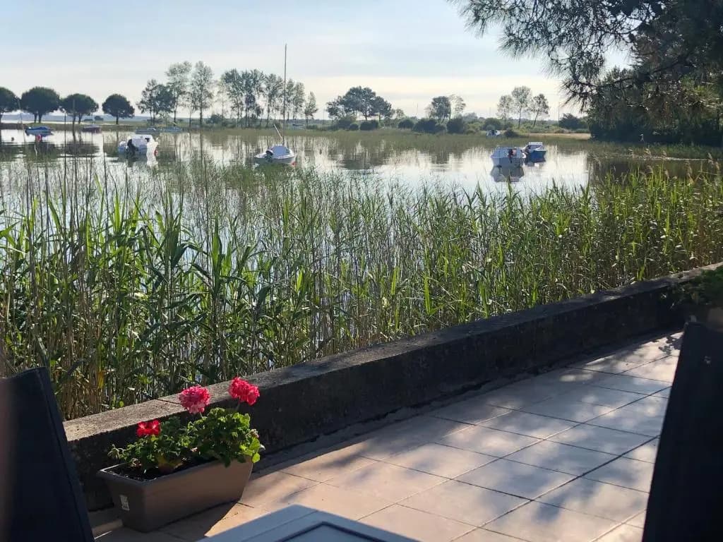 Maison au Bord de l'eau - Photo 1