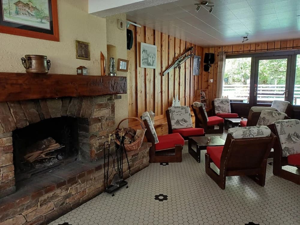 Hôtel et Centre de Montagne Le Choucas - Photo 1
