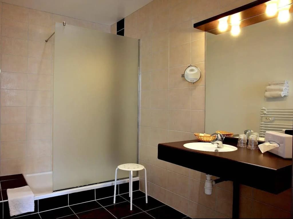 Hôtel les Portes de la Vallée - Miniature 8