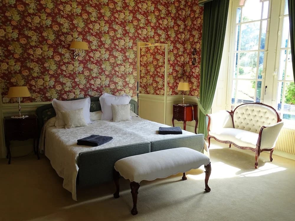 Vineyards and Valleys: A French Hide-in - Miniature 7