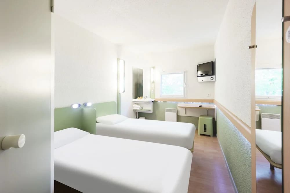 Ibis Budget Chateauroux Déols - Photo 4