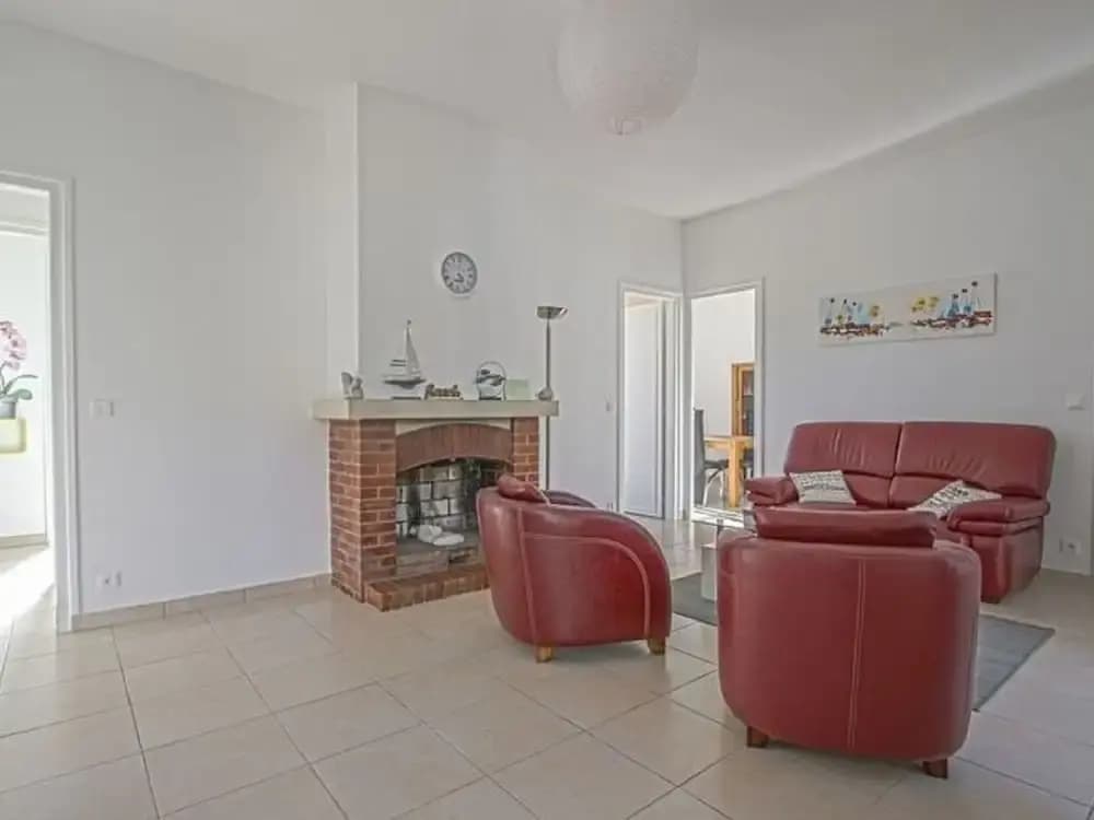 Spacious Holiday Home in Aure sur Mer With Garden - Photo 3