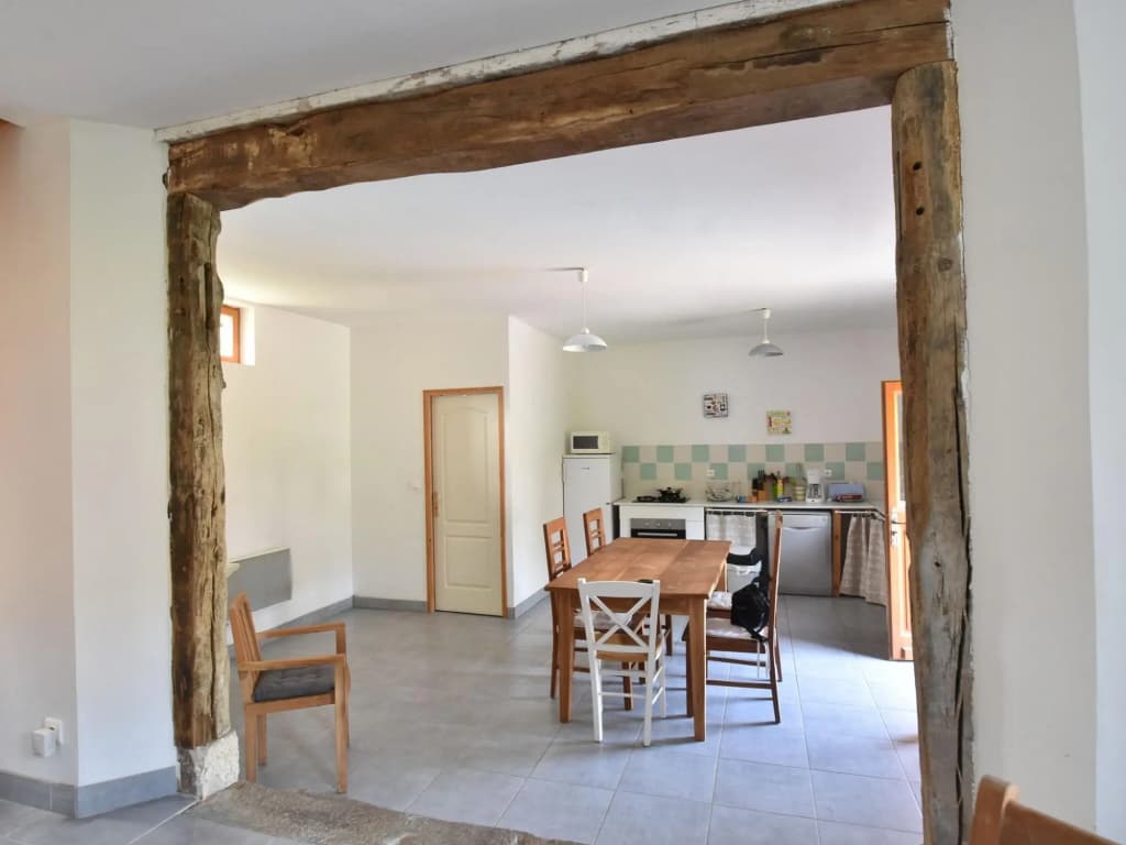 Spacious Cottage With Private Garden in Normandy - Photo 2