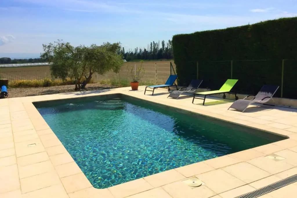 Partie d'une ferme provençale avec piscine privée, située proche d'Avignon, à Bédarrides, 6 prs, LS6-342-FRAGOUN - Miniatu...