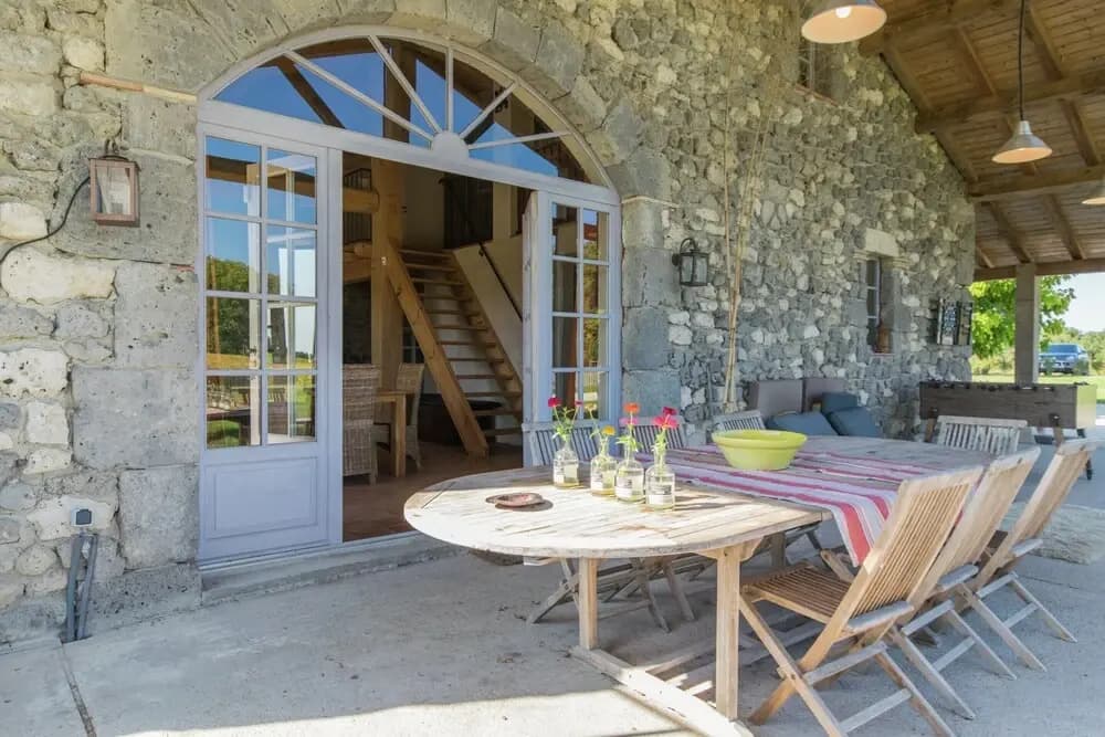 Family Chateau Retreat - Photo 3