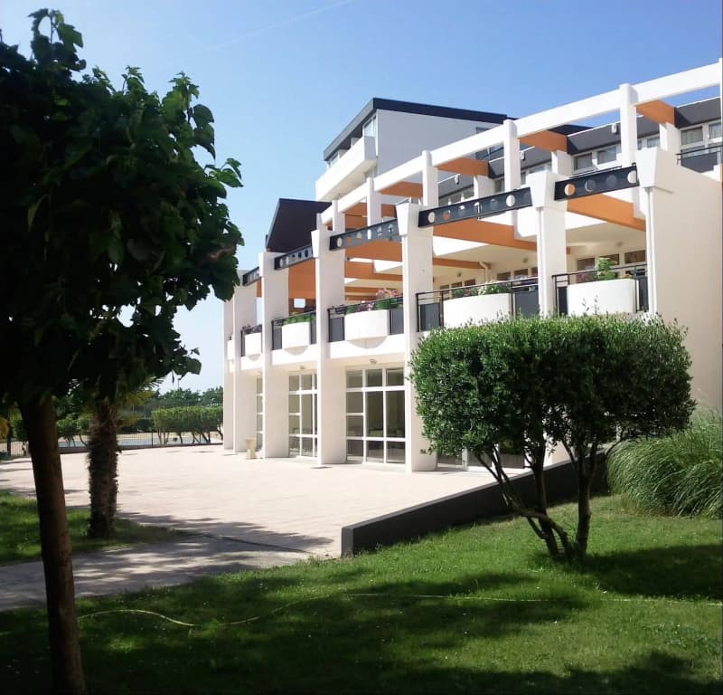 Hôtel-Résidence les Aiguades - Photo 1