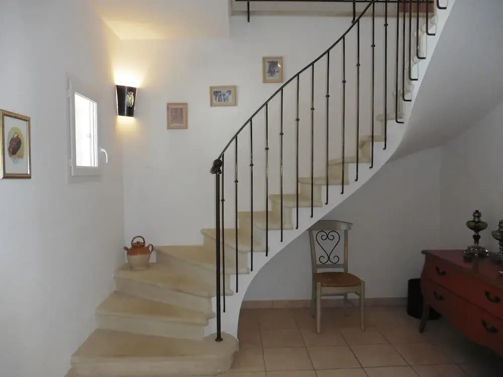Pretty, Spacious Holiday Home With Private Pool - Miniature 7