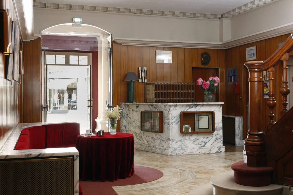 Grand Hôtel de l'Univers - Photo 2