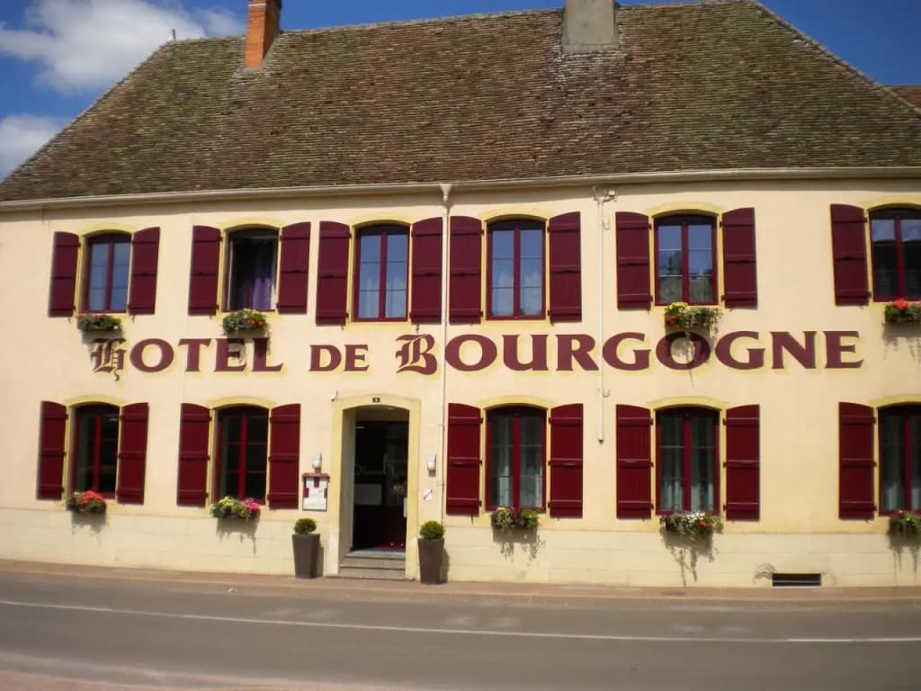 Hôtel de Bourgogne - Photo 1