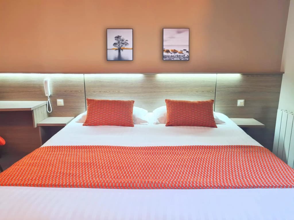 Brit Hotel Piscine & Spa - Fougères - Photo 5