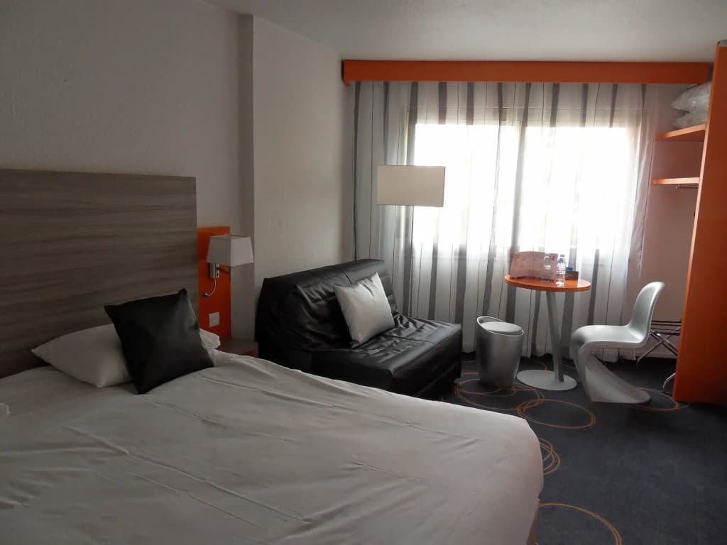 ibis Styles Grenoble Centre Gare - Photo 4