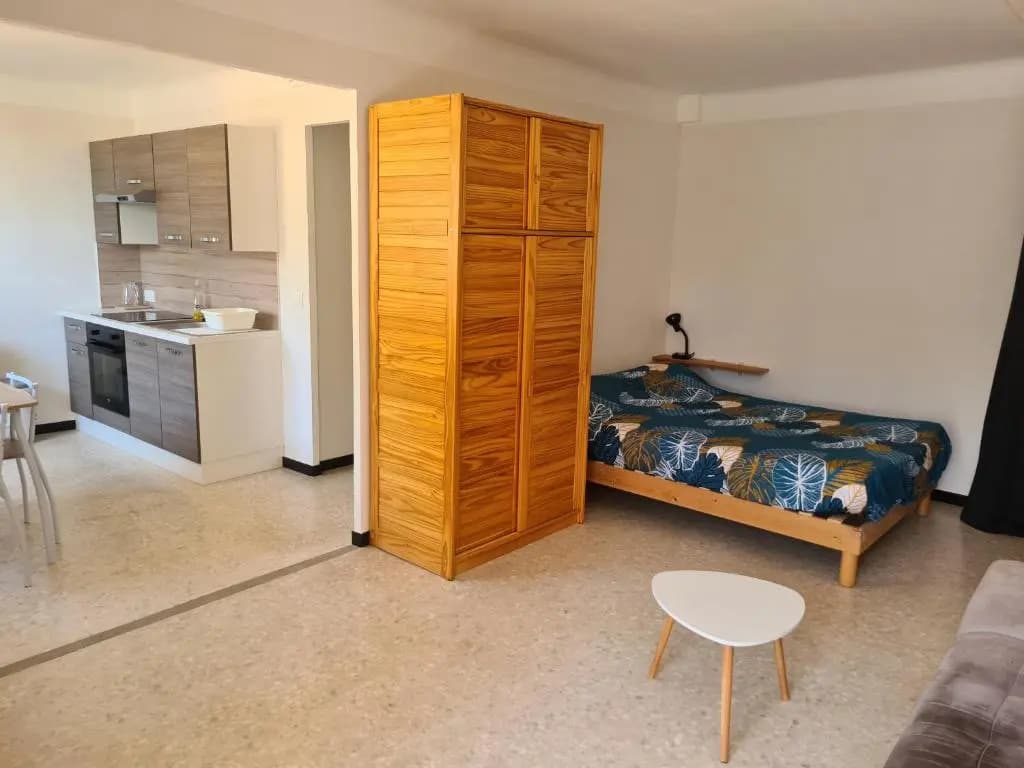 T1 DU FORT en rez-de-chaussée de villa avec TERRASSE à 5mn DES PLAGES en voiture ENTRE MER ET FORÊT - Photo 1