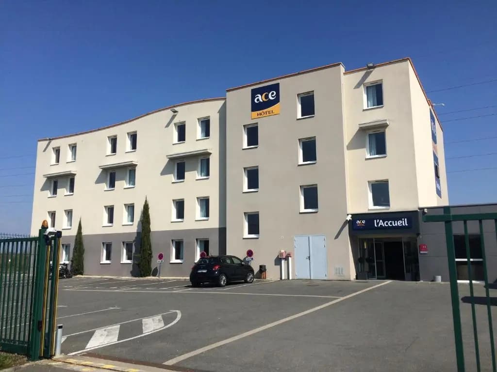 ACE Hotel Poitiers - Photo 1