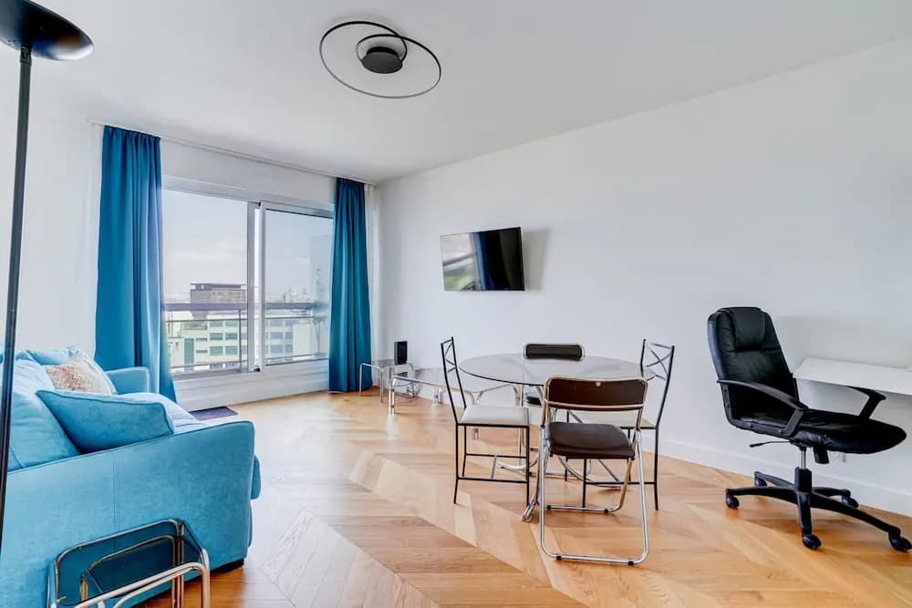 Montparnasse View Nice 1 Bedroom in Montparnasse - Photo 2