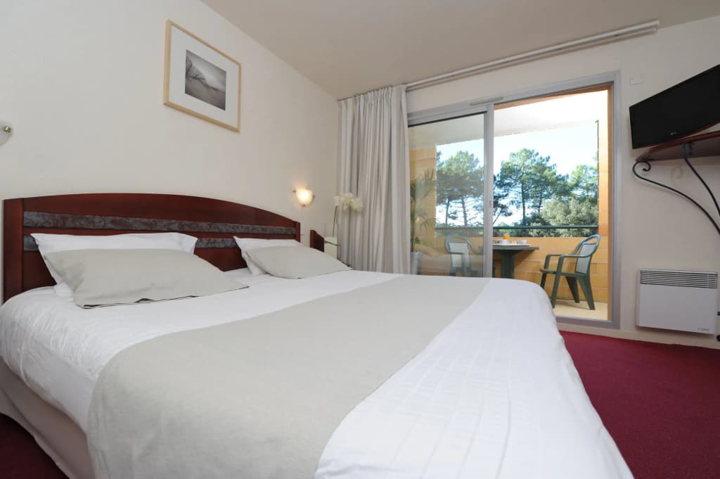 Hôtel Vitalparc, The Originals Collection - Photo 2