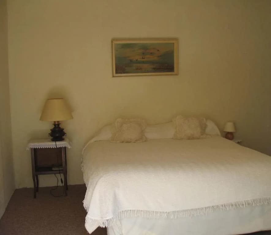 Chez Janie Hirst - Photo 1